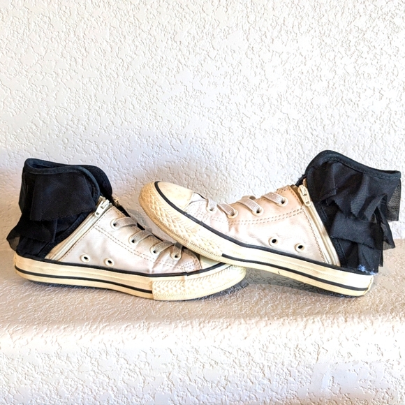 Converse ruffle shoes - Picture 1 of 4